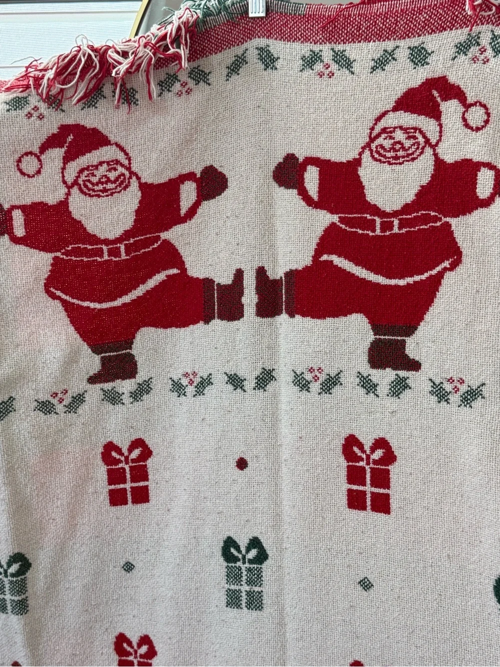 Vintage Santa Tapestry Blanket - Red & Green Holiday Throw